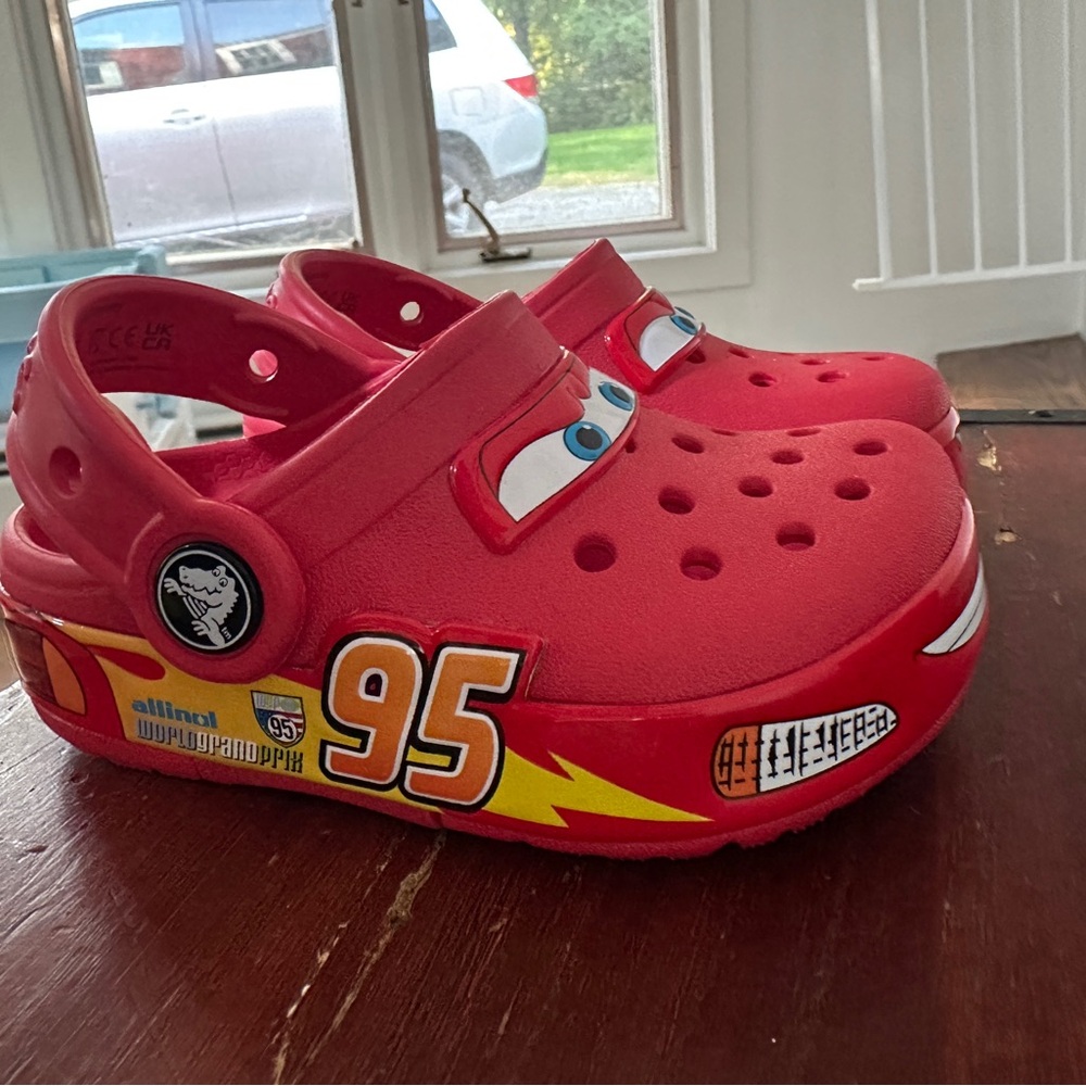Crocs: Lightening McQueen size 7